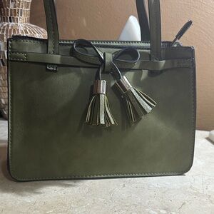 Elegant Olive Green Handbag with Tassel Accents